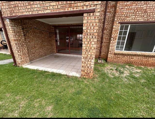 2 BEDROOM APARTMENT FOR SALE IN HALFWAY GARDENS